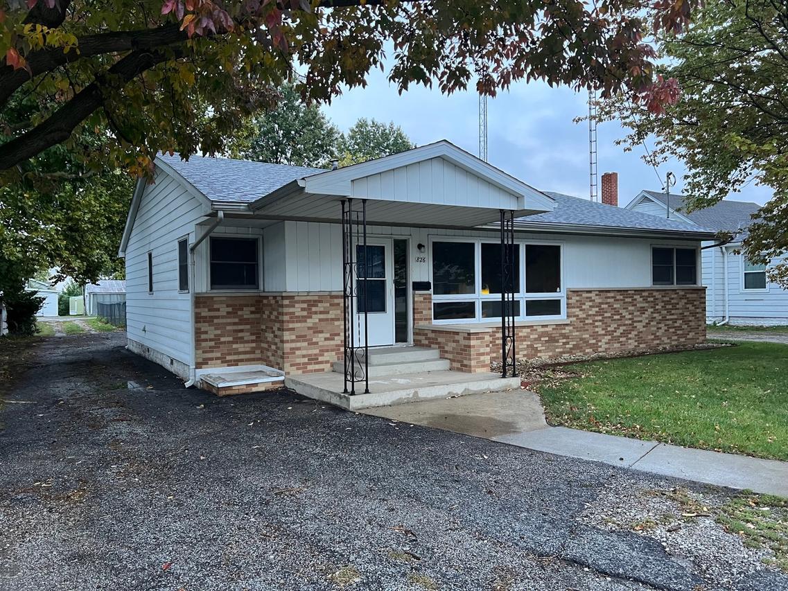 826 N Springfield St., Virden, IL 62690