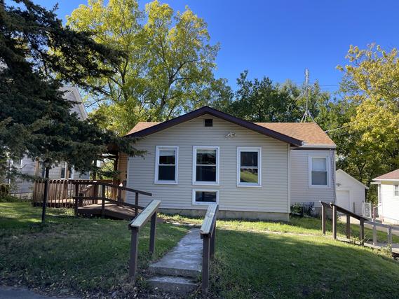 819 Madison Ave., Dixon, IL 61021