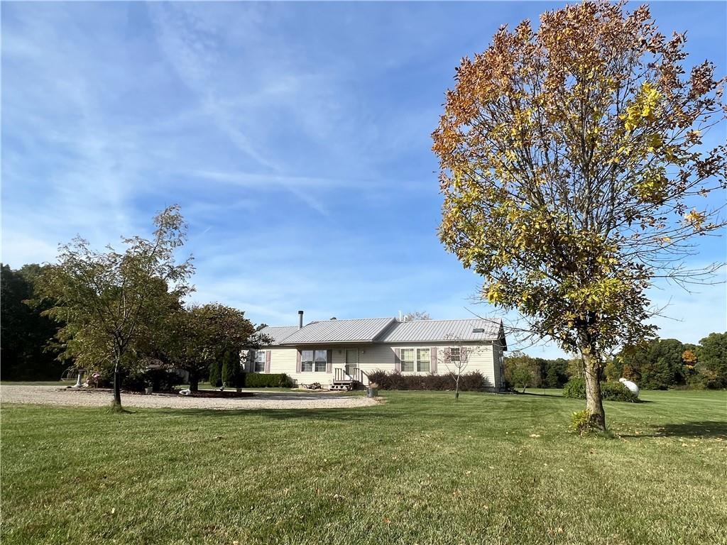 1427 N 2200 East Rd., Shelbyville, IL 62565