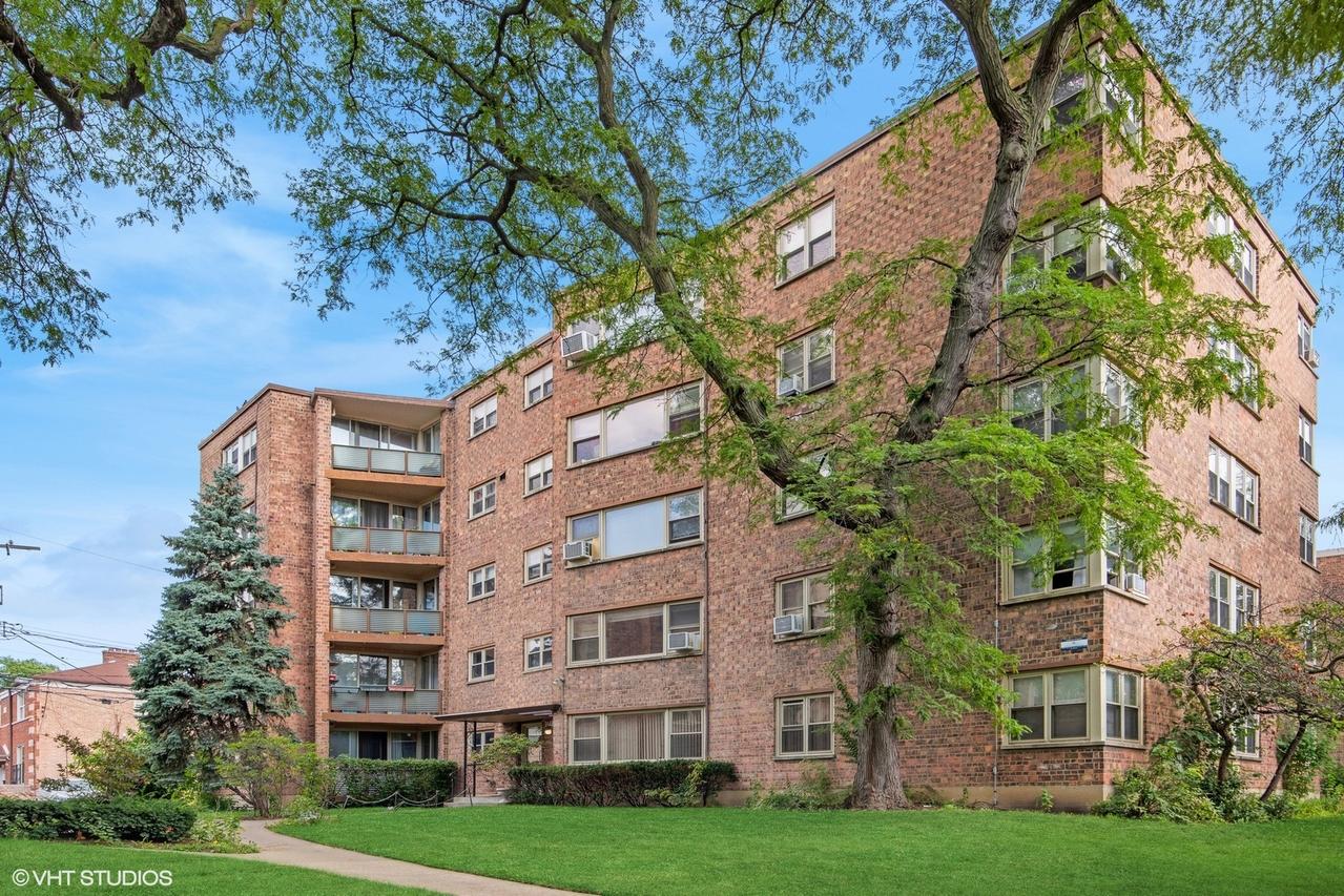 2142 W Rosemont Ave. #3D, Chicago, IL 60659