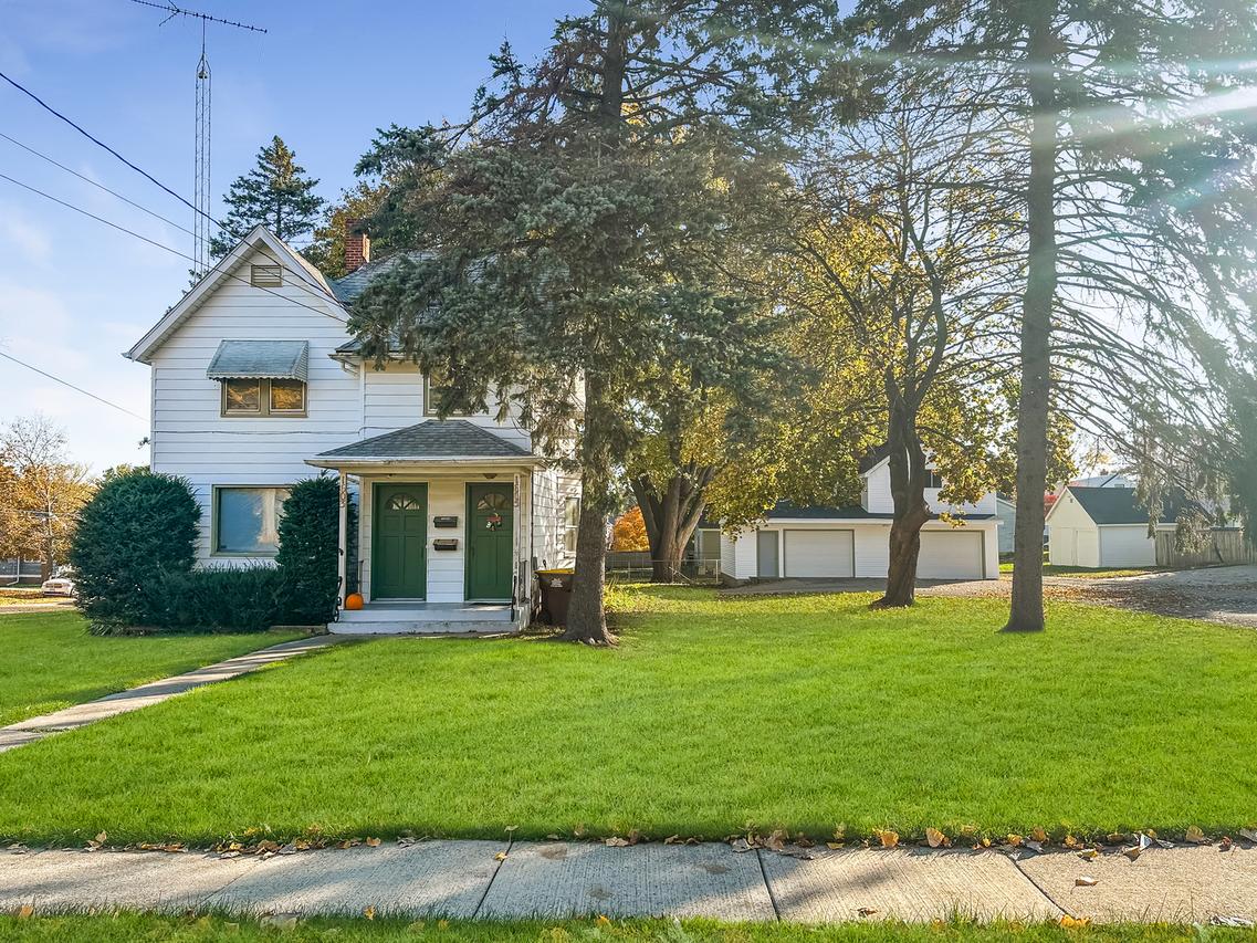 1603-1605 S Locust Ave., Freeport, IL 61032