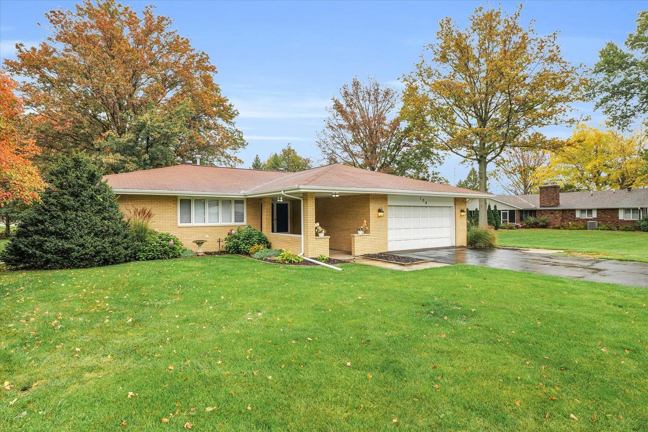 104 W Saint Joseph Dr., Thomasboro, IL 61878