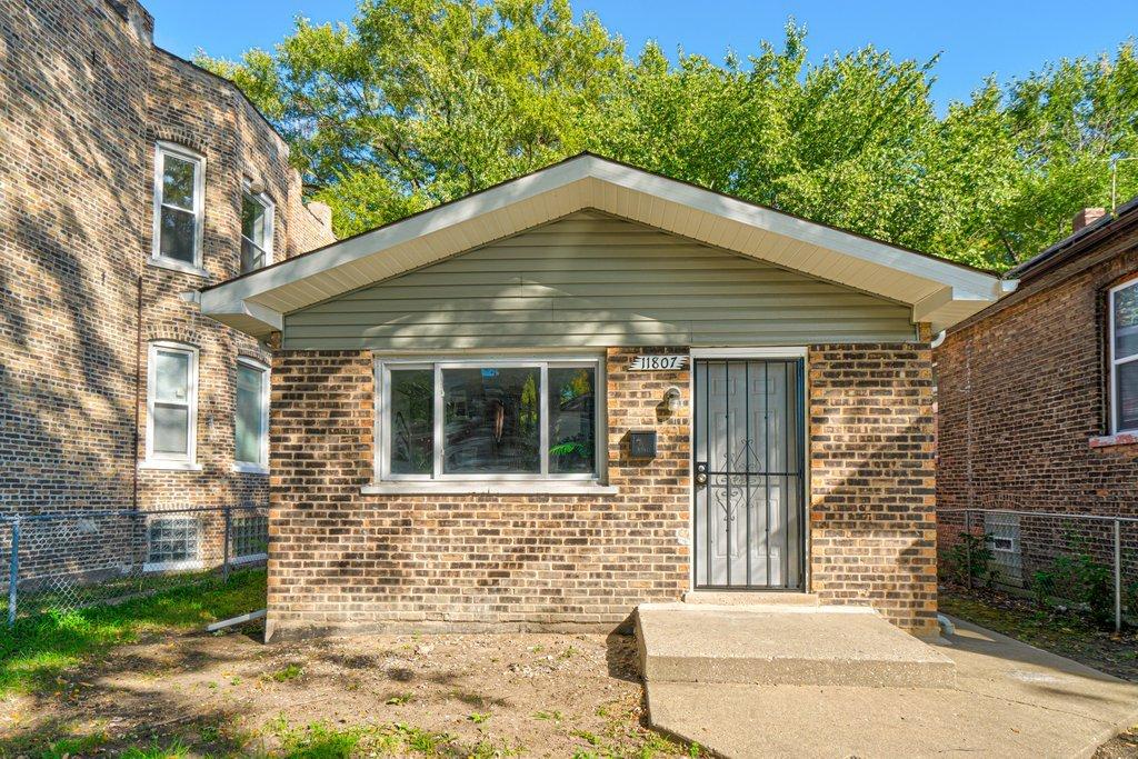 11807 S Emerald Ave., Chicago, IL 60628