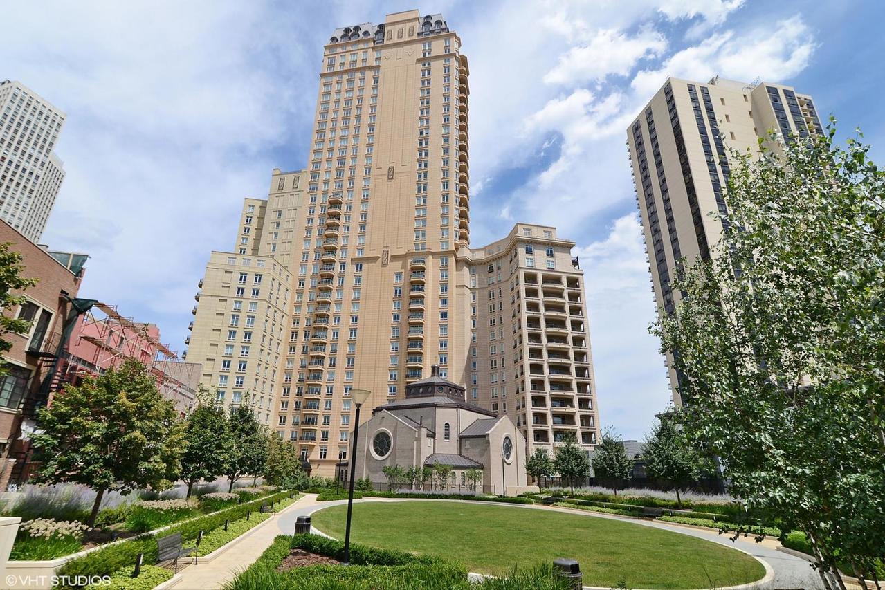 2550 N Lakeview Ave. #P309, Chicago, IL 60614