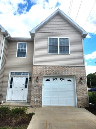1601 Riverside Cir., Dixon, IL 61021