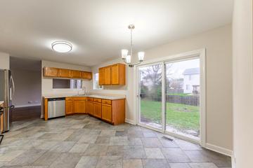 1427 S Bayport Ln., Round Lake, IL 60073