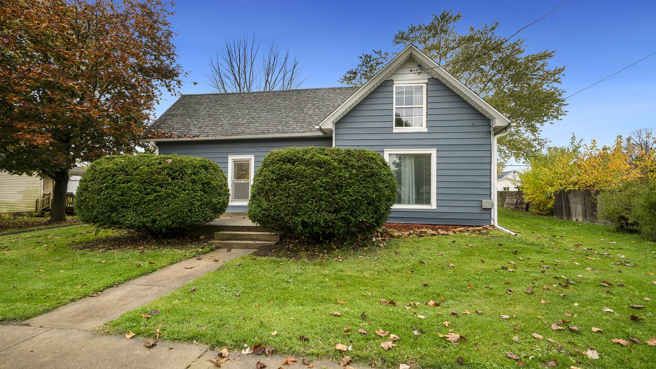 702 S 4th St., Oregon, IL 61061