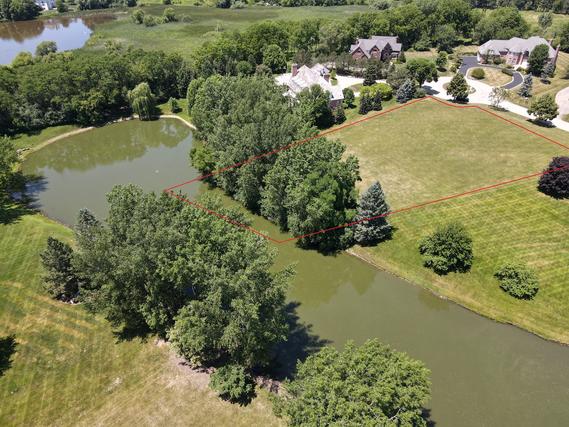 38 Forest Ln., South Barrington, IL 60010