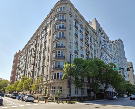 3400 N Lake Shore Dr. #4A, Chicago, IL 60657