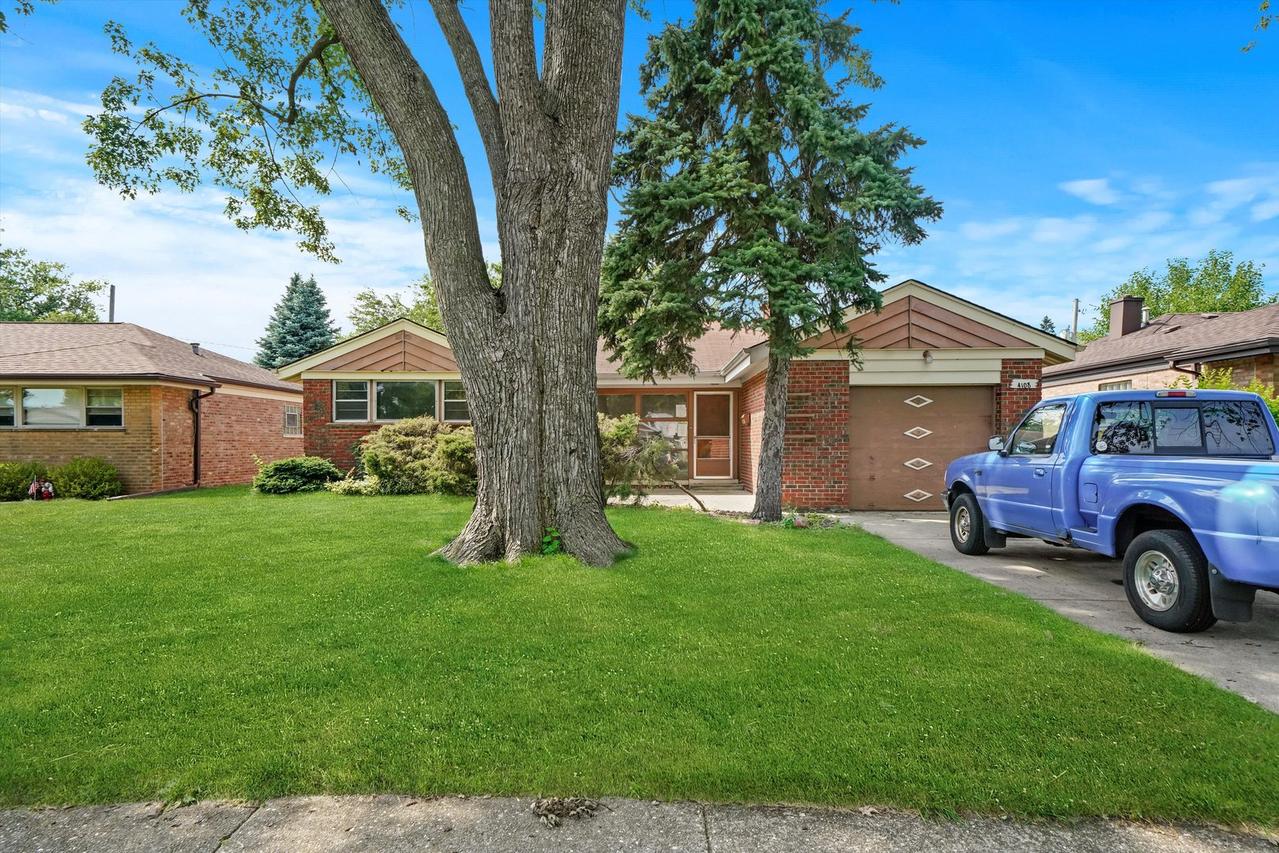 4108 Arnold Pl., Oak Lawn, IL 60453