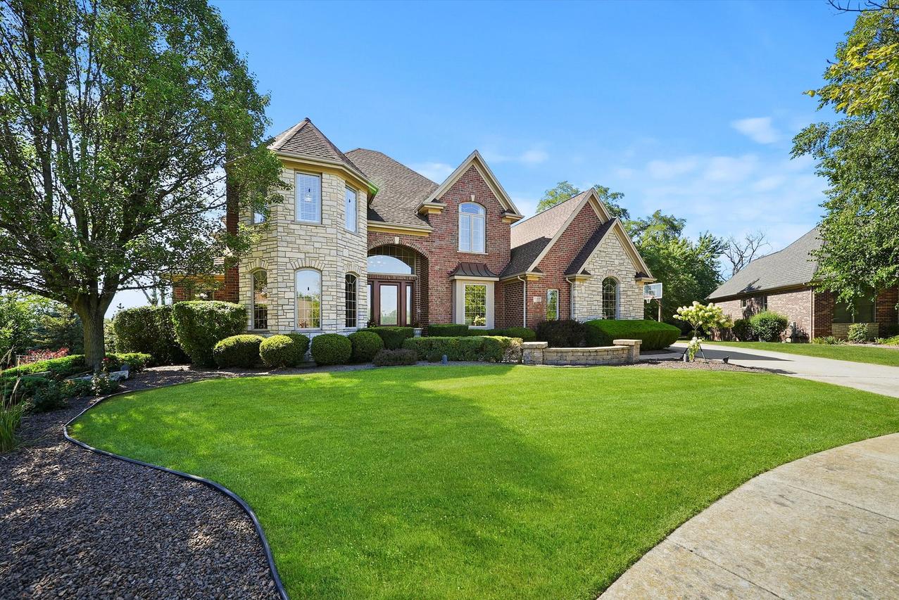 77 Deer Ln., Lemont, IL 60439