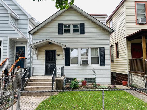 2108 W Barry Ave., Chicago, IL 60618