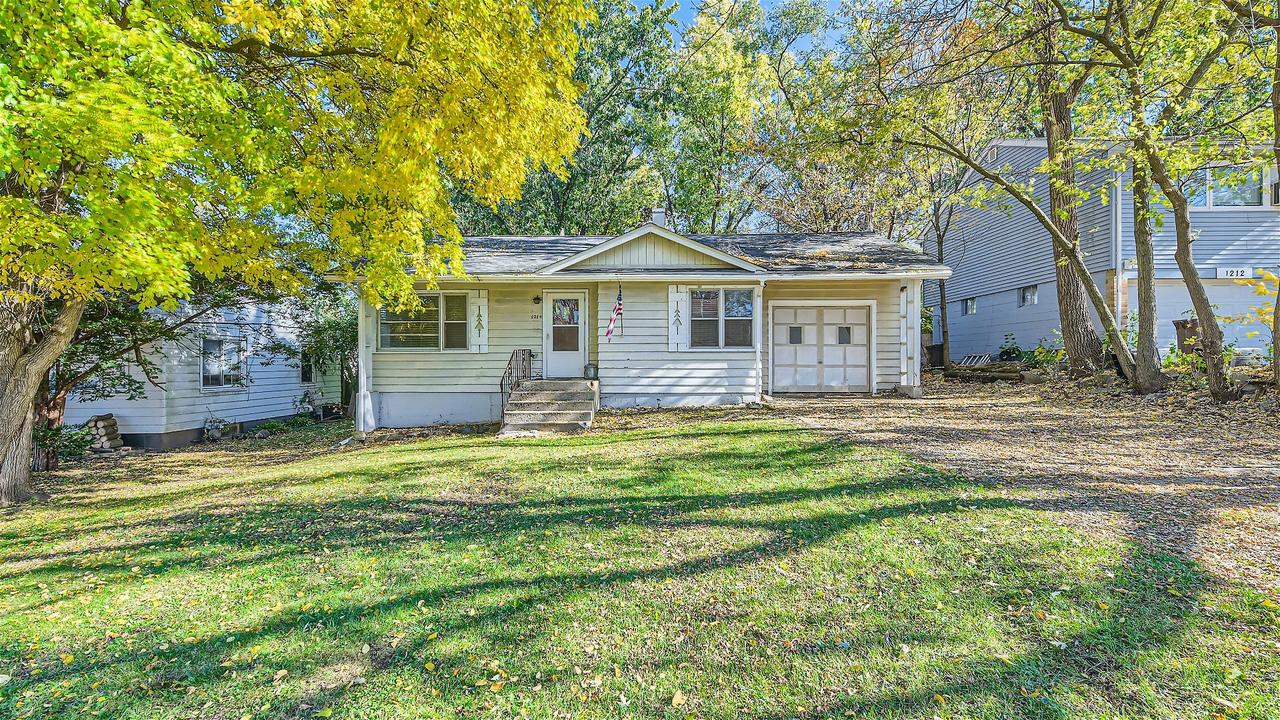1214 Birch St., Lake In The Hills, IL 60156