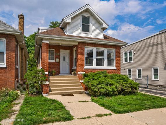 4838 W Cornelia Ave., Chicago, IL 60641