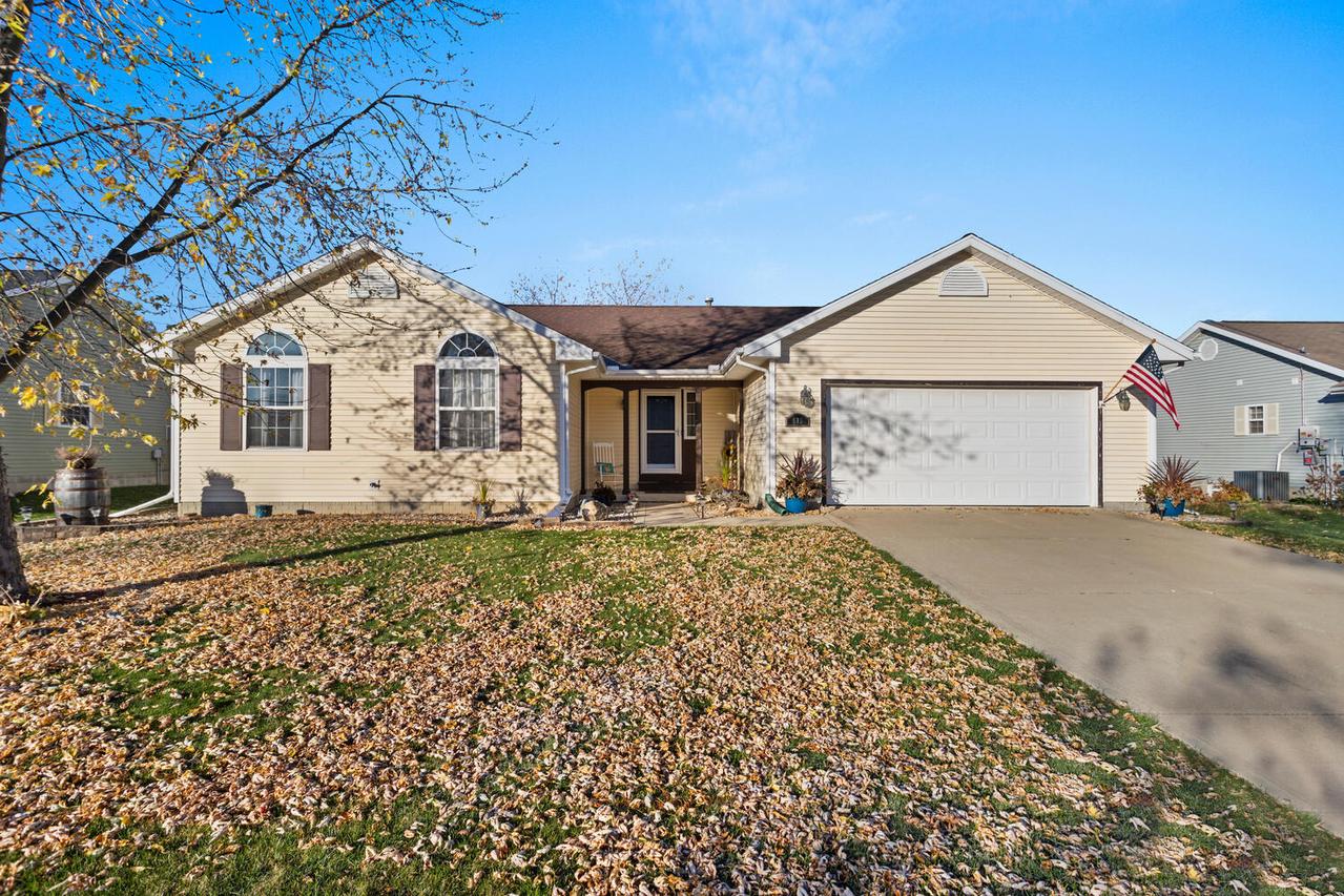 615 Hawthorne Dr., St. Joseph, IL 61873