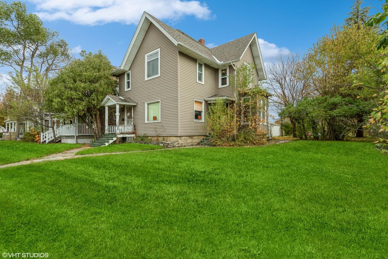 417 N 2nd St., Rockford, IL 61107