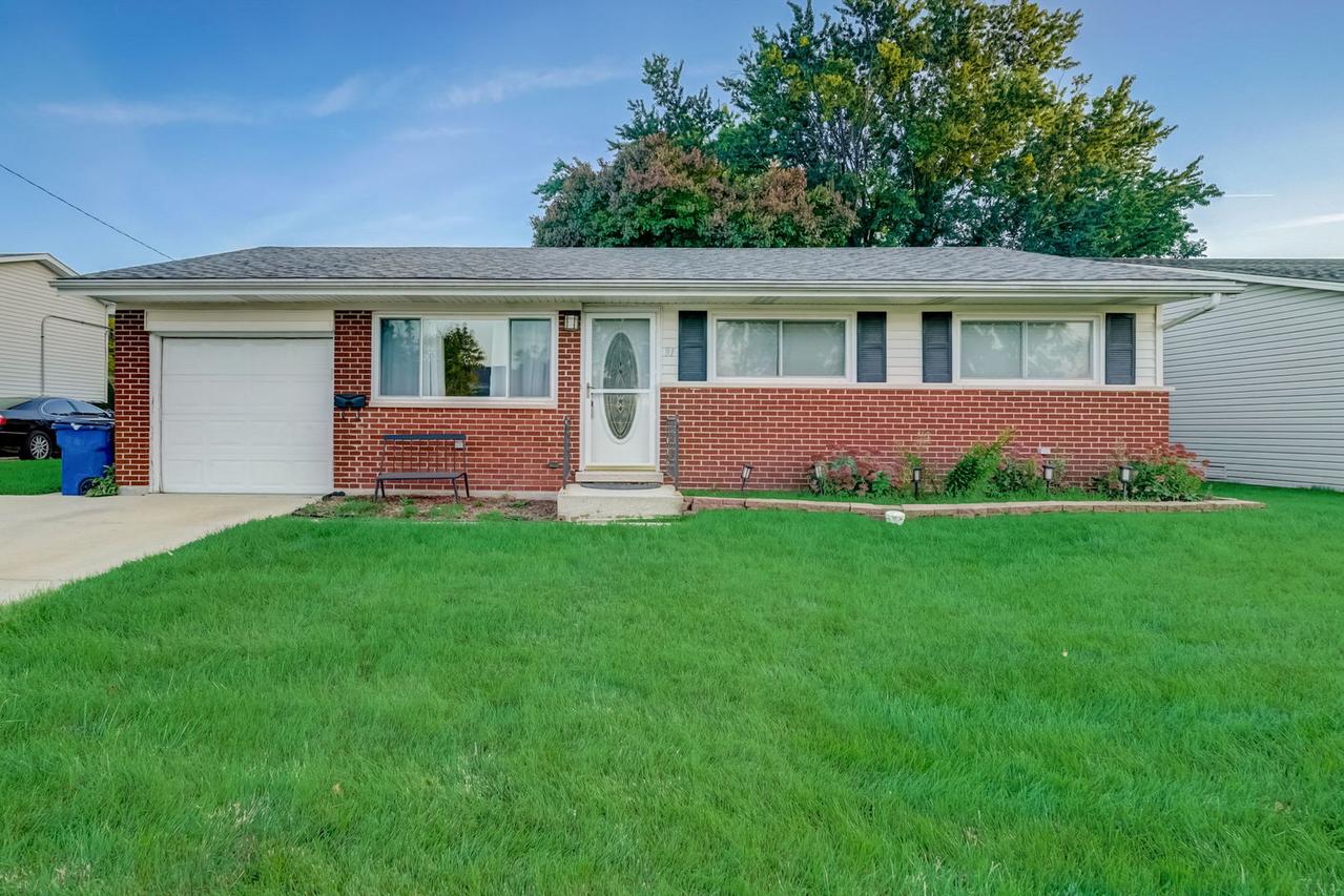 91 E Drummond Ave., Glendale Heights, IL 60139