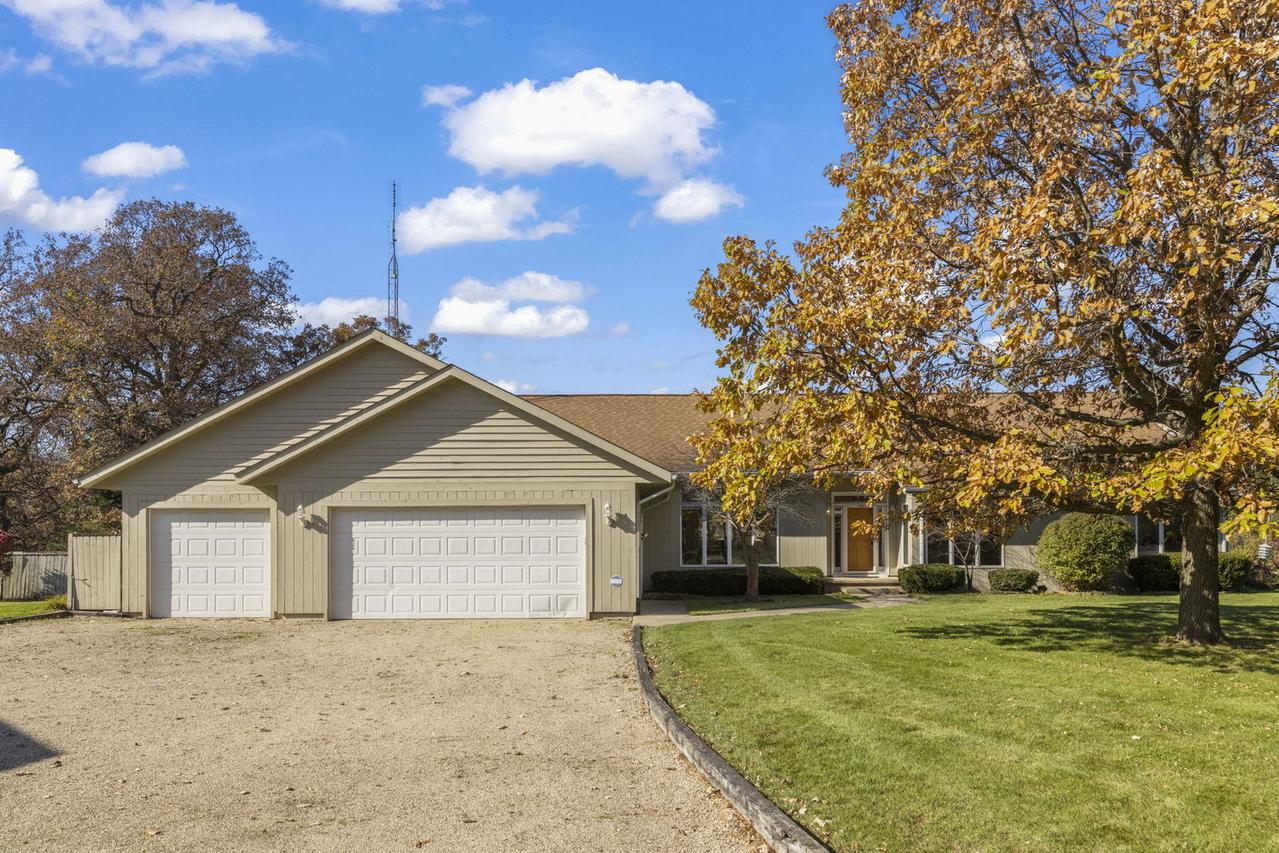 945 Woodlawn Rd., Paw Paw, IL 61353