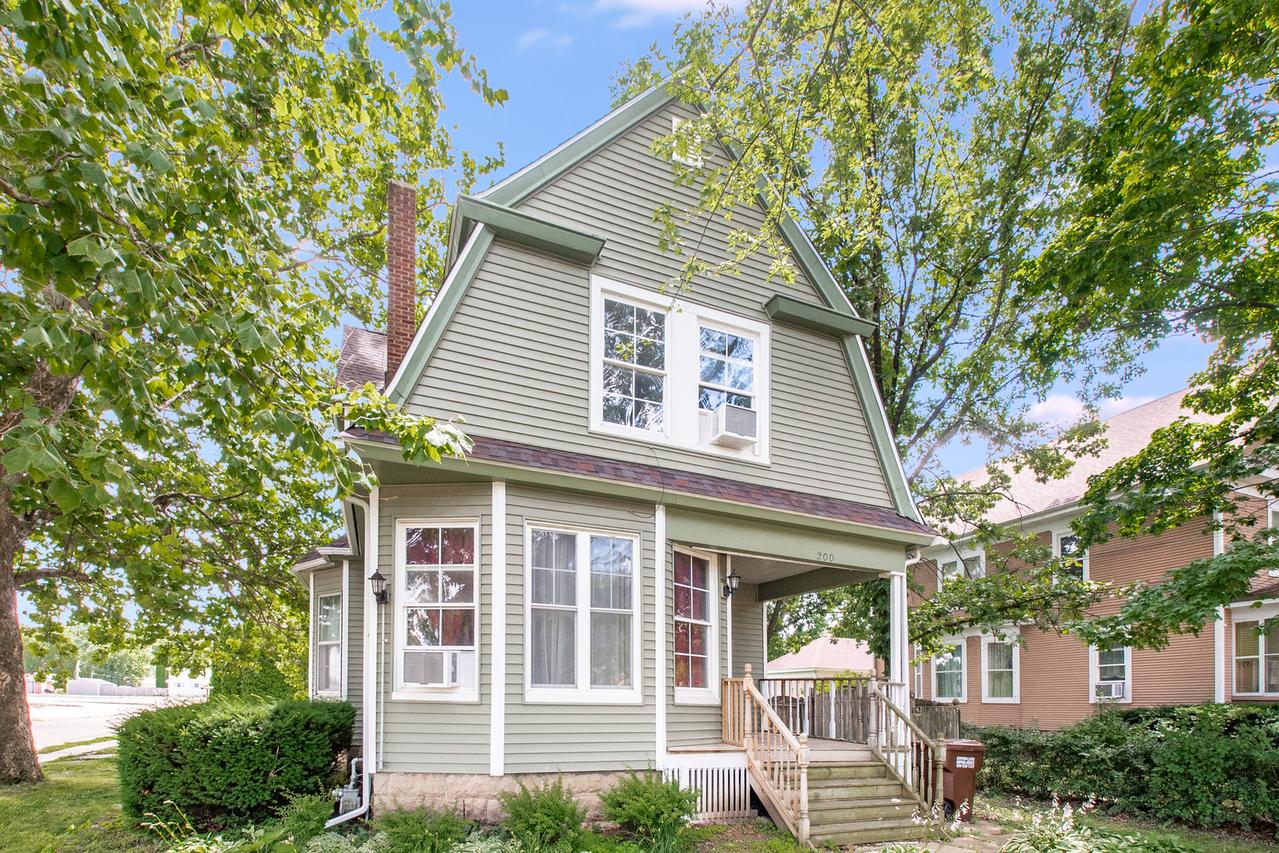 200 Avenue E Ave., Rochelle, IL 61068