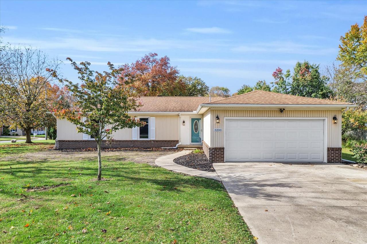 3200 Suncrest Dr., Danville, IL 61832