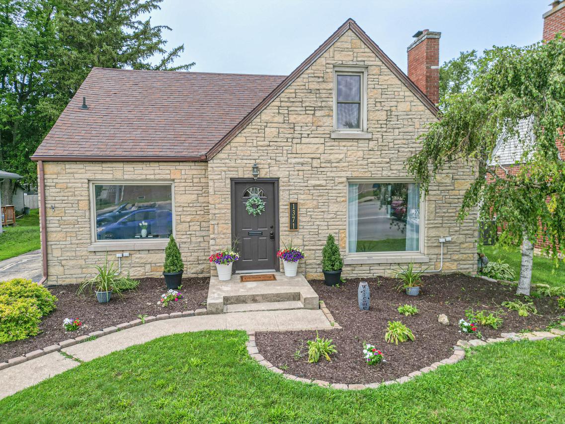 1371 N Kennedy Dr., Kankakee, IL 60901