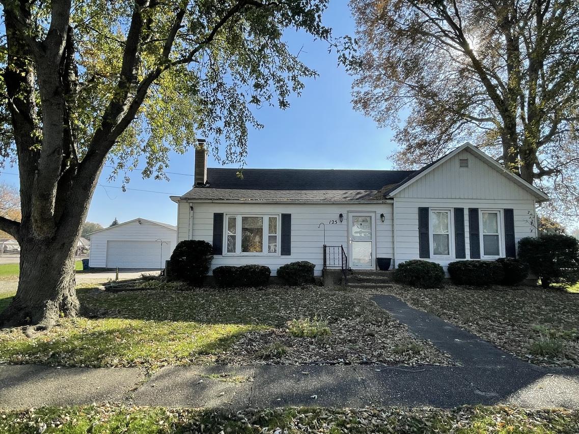 125 W Pleasant St., Amboy, IL 61310