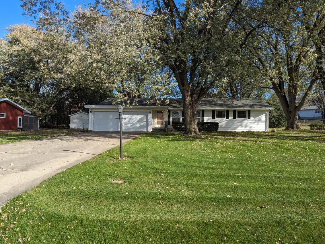 2177 N Blumendahl Rd., Freeport, IL 61032