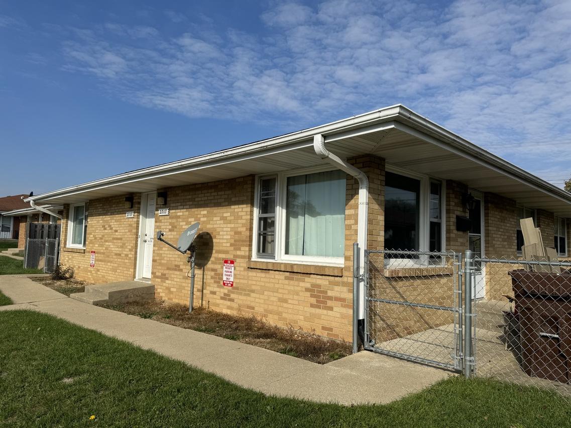 2707 Canterbury Ln., Rockford, IL 61101