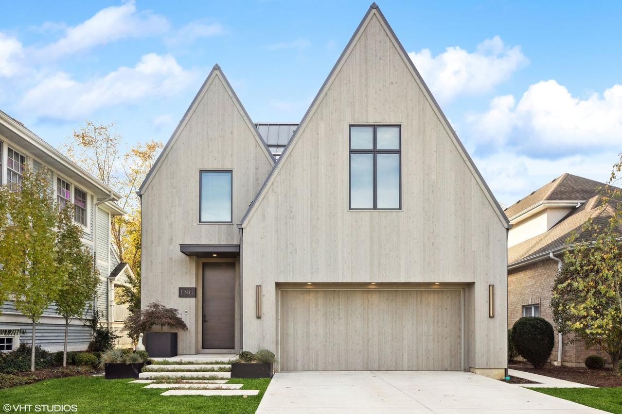 186 E South St., Elmhurst, IL 60126