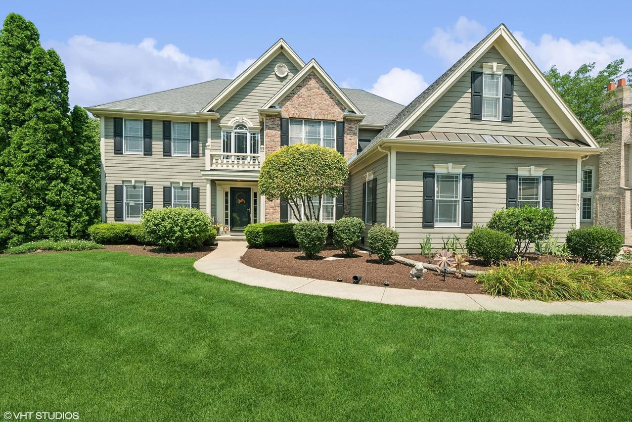 9560 Nicklaus Ln., Crystal Lake, IL 60014