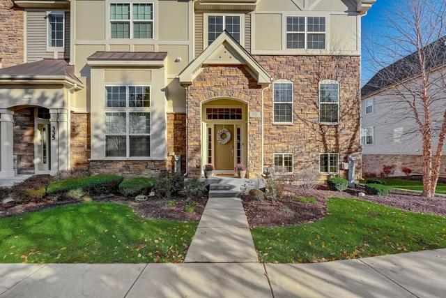 331 Saunders Cir., Carol Stream, IL 60188