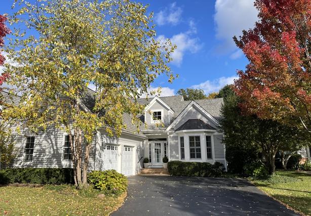 85 S Canterbury Ct., Lake Forest, IL 60045