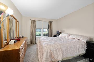 1910 Quaker Hollow Ln., Streamwood, IL 60107