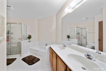 1910 Quaker Hollow Ln., Streamwood, IL 60107