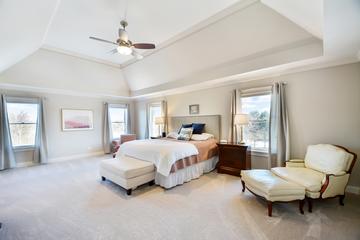 280 Joshua Dr., Hawthorn Woods, IL 60047