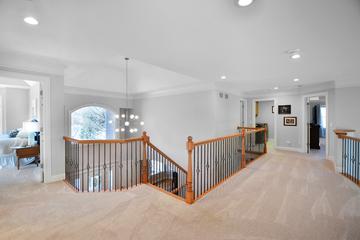 280 Joshua Dr., Hawthorn Woods, IL 60047