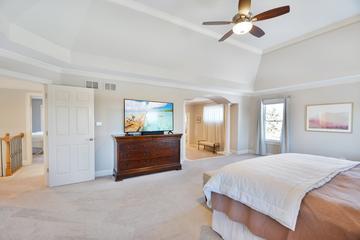 280 Joshua Dr., Hawthorn Woods, IL 60047