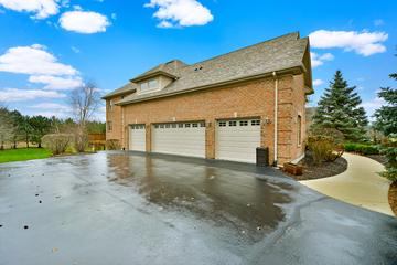 280 Joshua Dr., Hawthorn Woods, IL 60047