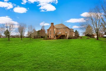 280 Joshua Dr., Hawthorn Woods, IL 60047