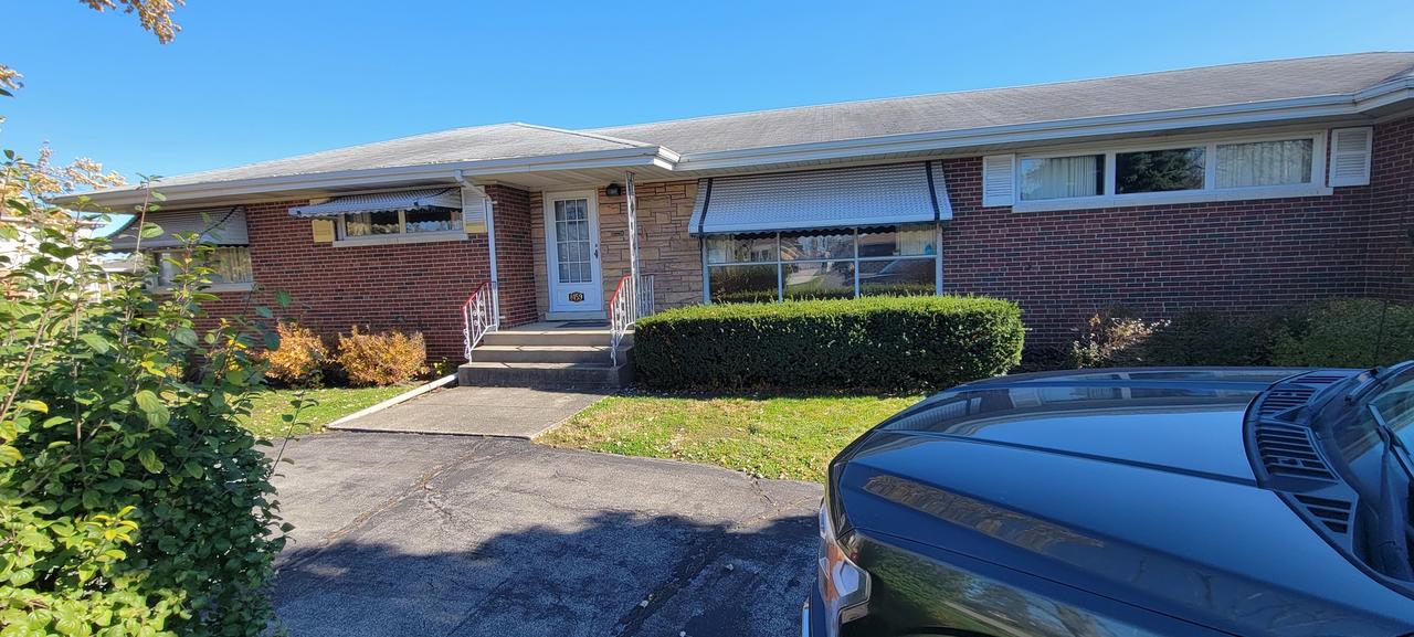 [Address Hidden by Seller], Chicago, IL 60656