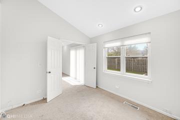 1621 W Portsmith Ln., Arlington Heights, IL 60004