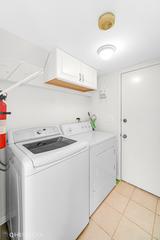 1621 W Portsmith Ln., Arlington Heights, IL 60004