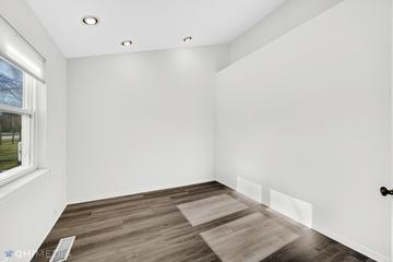 1621 W Portsmith Ln., Arlington Heights, IL 60004