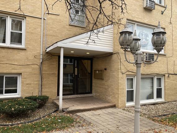 6634 W 95th St. #3C, Oak Lawn, IL 60453