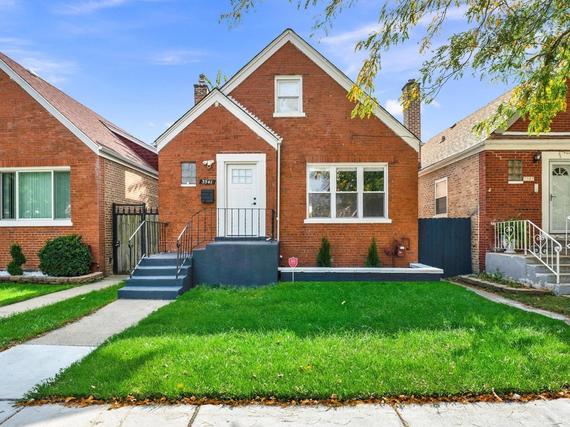 3541 W 74th St., Chicago, IL 60629