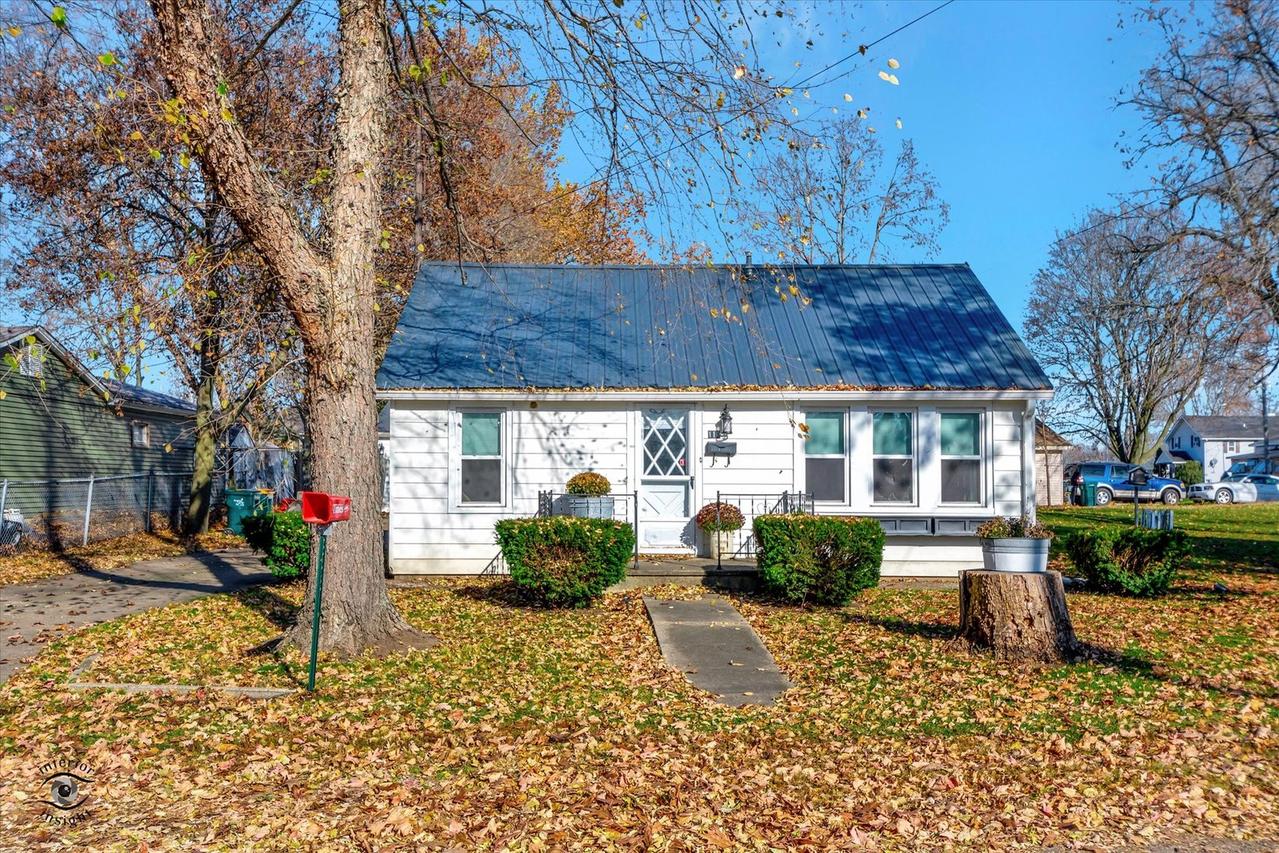 110 W Grant St., Sheridan, IL 60551