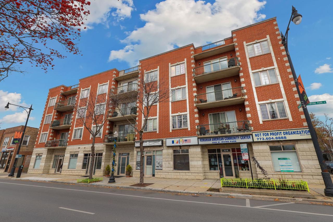 2900 W Irving Park Rd. #305, Chicago, IL 60618