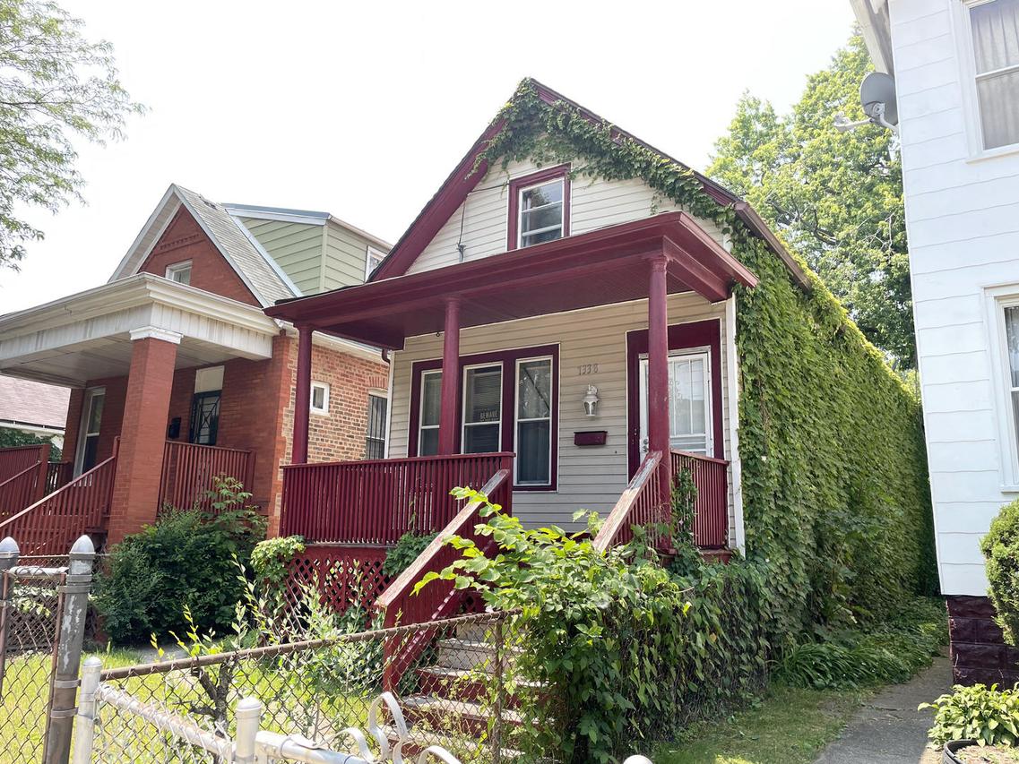 7338 S Champlain Ave., Chicago, IL 60619