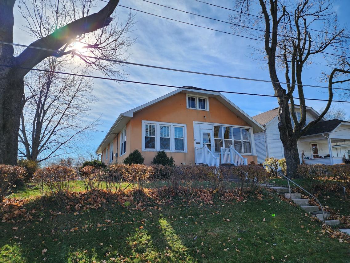 329 E Lafayette St., Ottawa, IL 61350