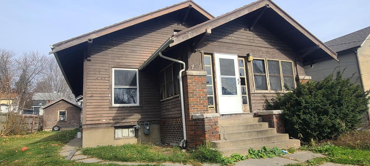 522 E Center St., Freeport, IL 61032